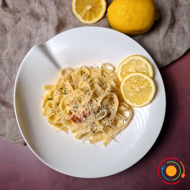 pasta tagliatelle su lašiša