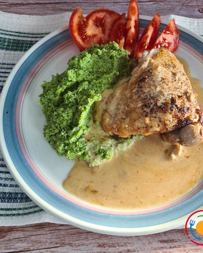 vištienos kepsnys su brokolių koše, keto draugiškas